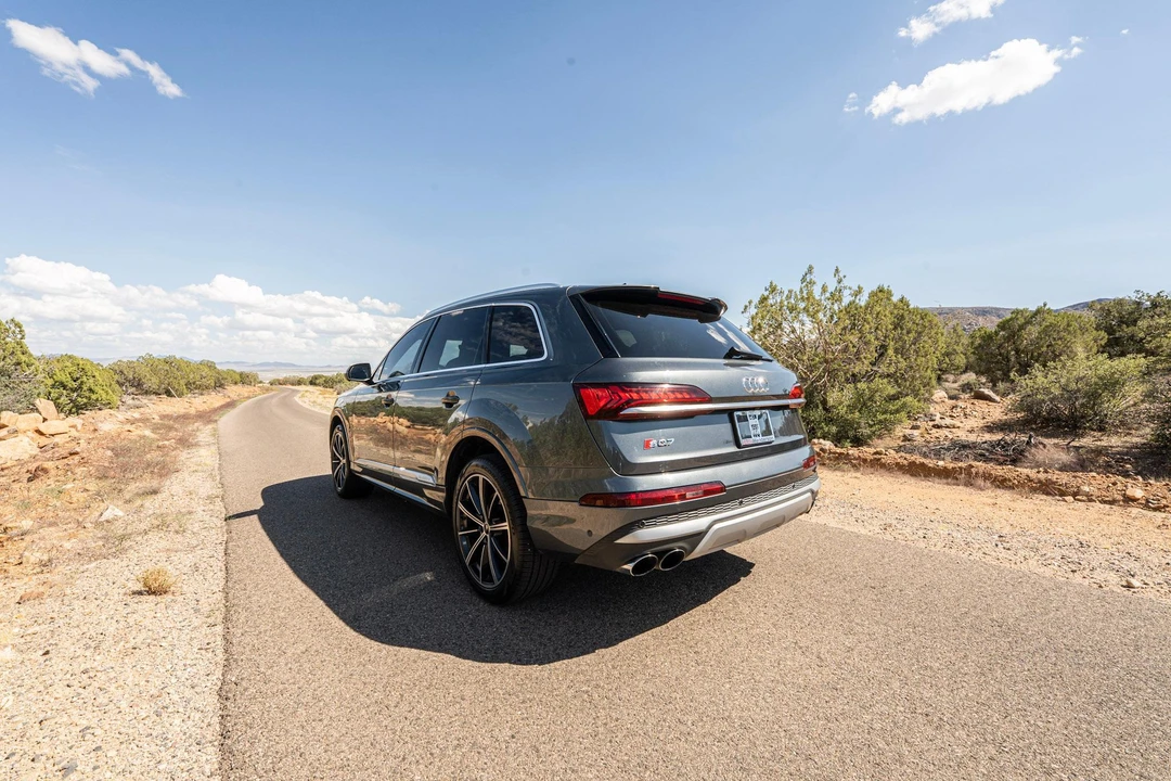 2022 Audi SQ7 - Image 7 of 31