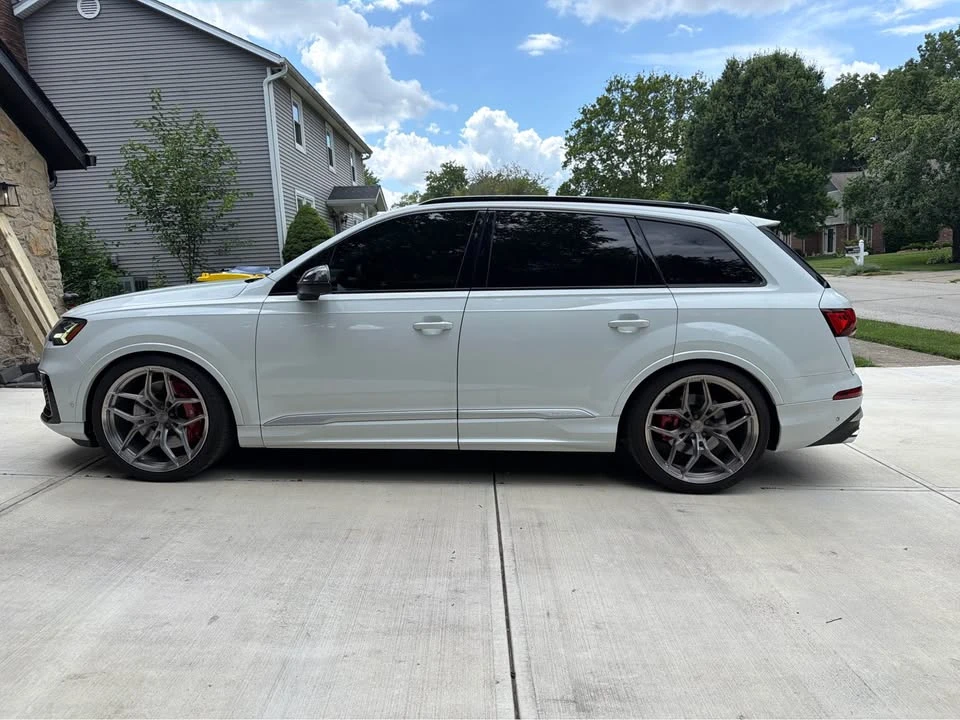 2022 Audi SQ7 - Image 2 of 8