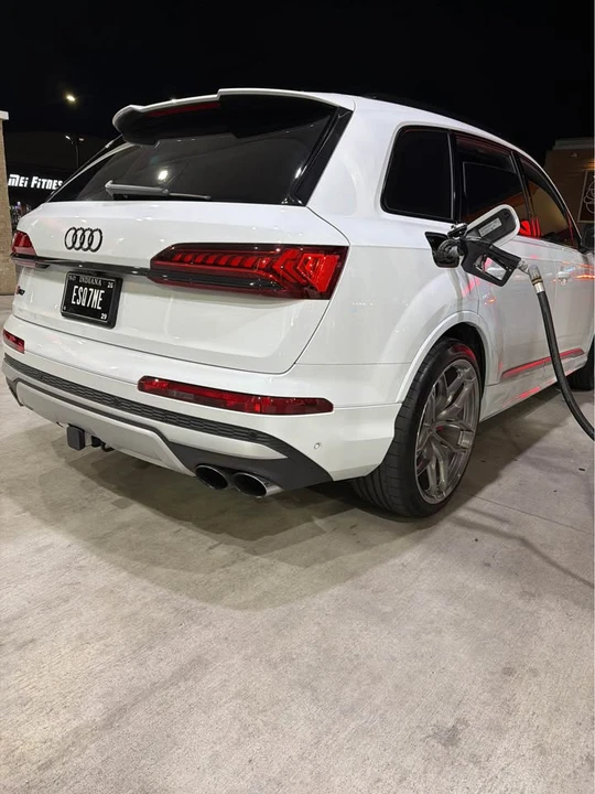 2022 Audi SQ7 - Image 3 of 8