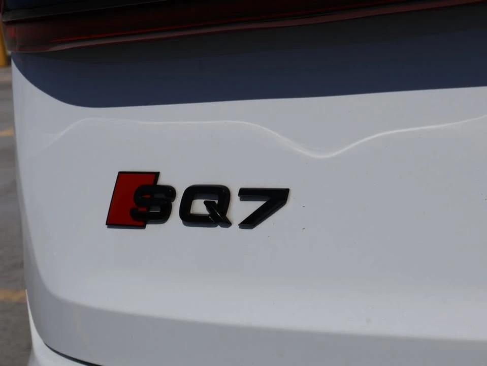 2022 Audi SQ7 - Image 8 of 20