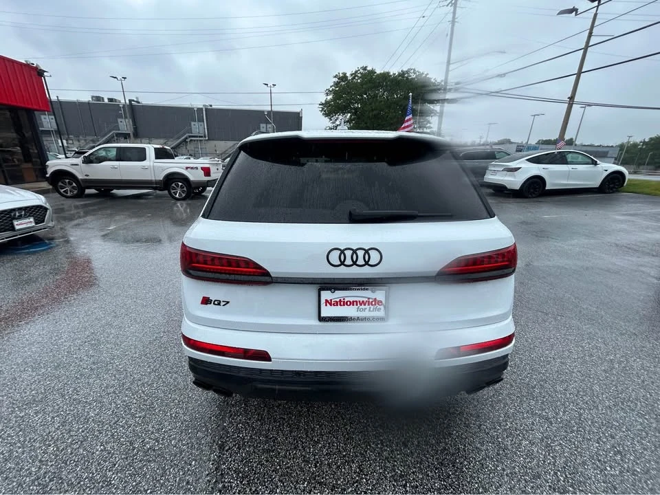 2022 Audi SQ7 - Image 8 of 10
