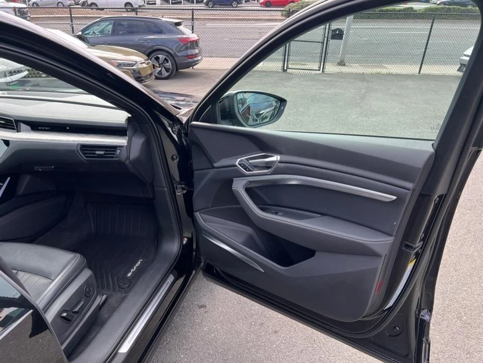 2022 Audi e-tron - Image 19 of 19