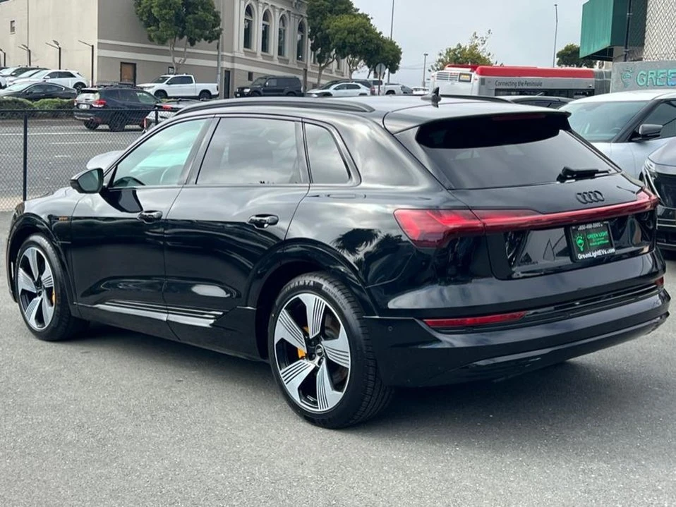 2022 Audi e-tron - Image 6 of 19