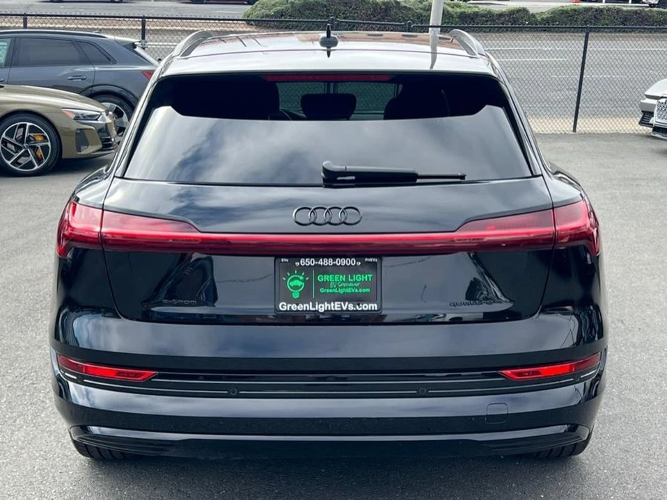 2022 Audi e-tron - Image 5 of 19