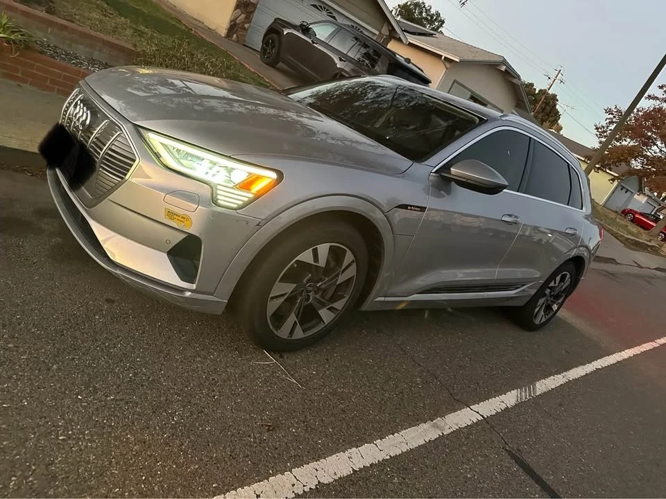 2022 Audi e-tron - Image 3 of 8