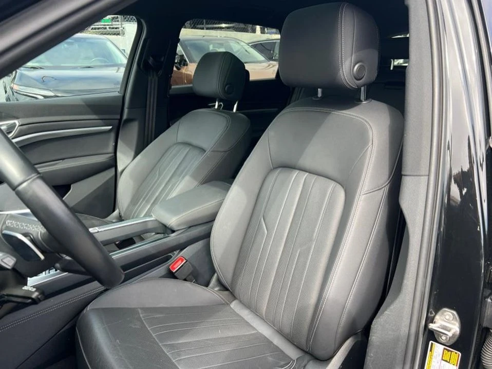 2022 Audi e-tron - Image 12 of 19