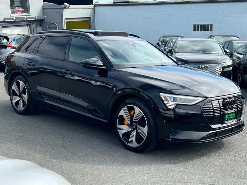 2022 Audi e-tron - Image 2 of 19