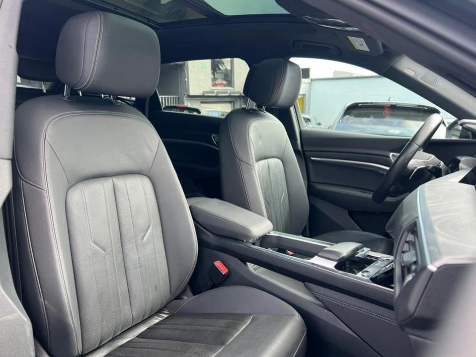 2022 Audi e-tron - Image 17 of 19