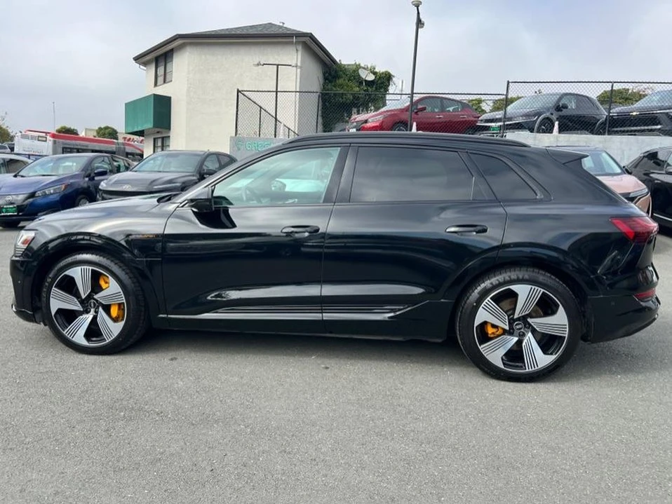 2022 Audi e-tron - Image 7 of 19
