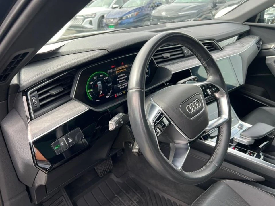 2022 Audi e-tron - Image 9 of 19