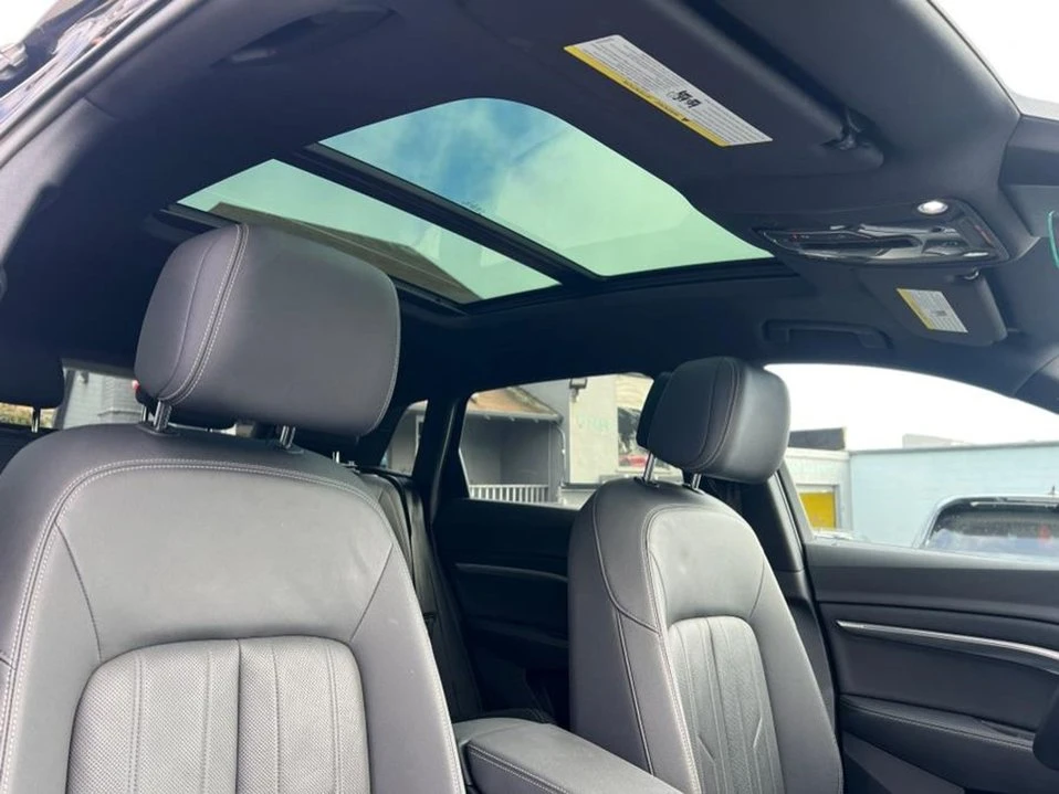 2022 Audi e-tron - Image 16 of 19