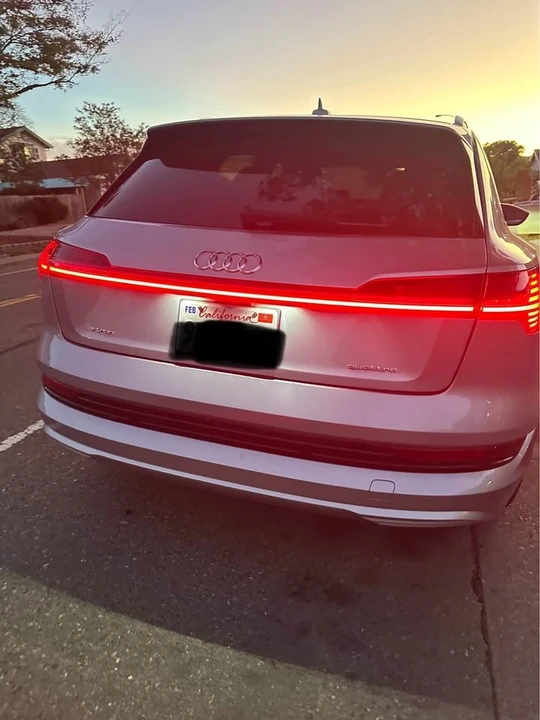 2022 Audi e-tron - Image 4 of 8