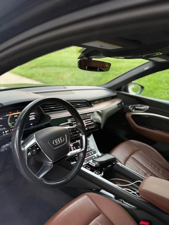 2022 Audi e-tron - Image 5 of 6