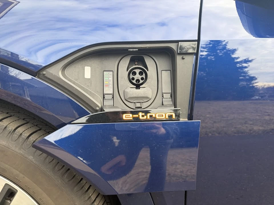 2022 Audi Q4 e-tron - Image 5 of 13