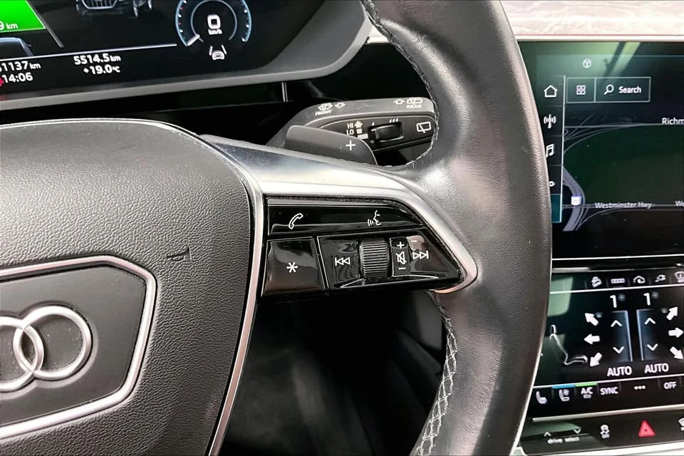 2022 Audi e-tron - Image 16 of 19