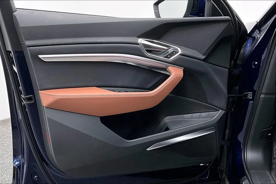 2022 Audi e-tron - Image 6 of 19