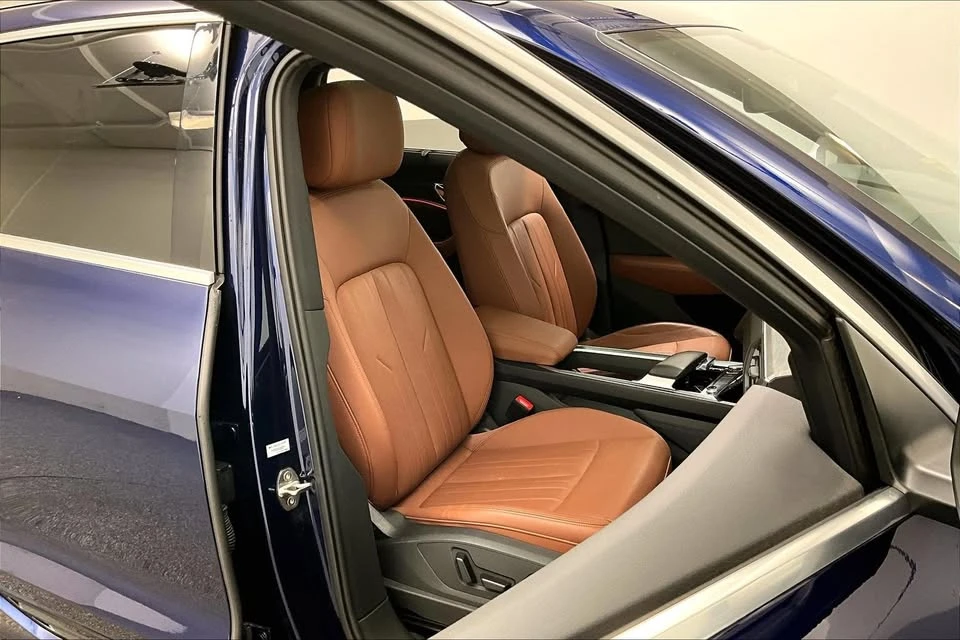 2022 Audi e-tron - Image 12 of 19