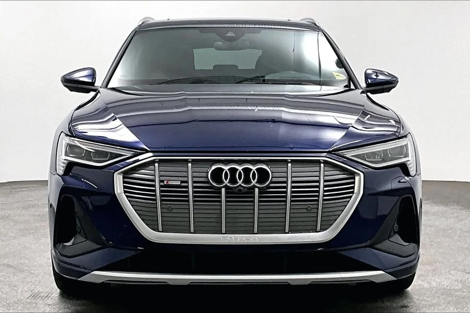 2022 Audi e-tron - Image 2 of 19