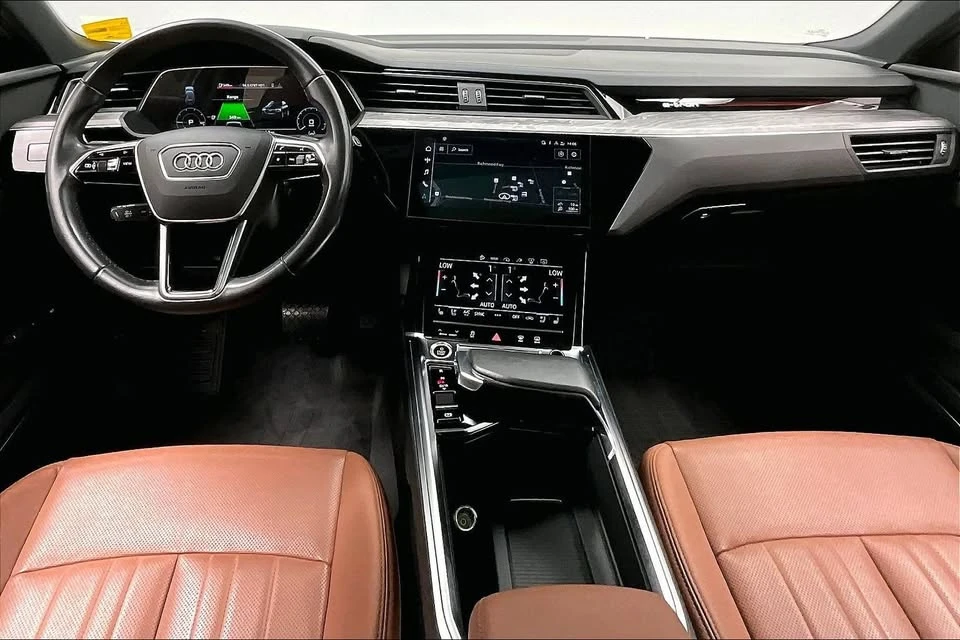 2022 Audi e-tron - Image 9 of 19