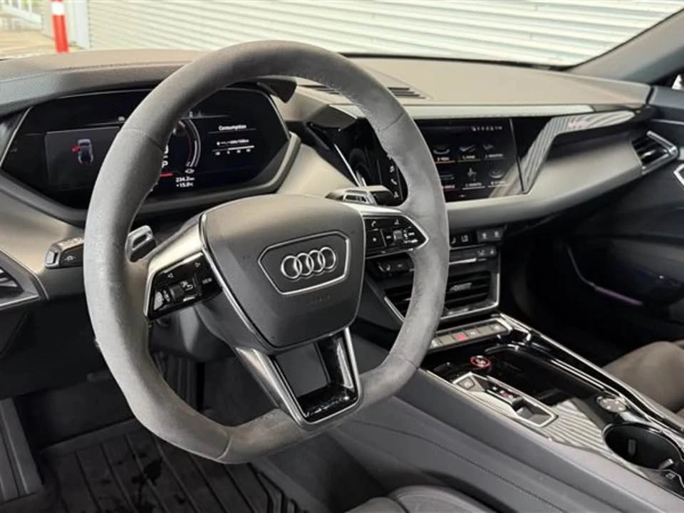2022 Audi e-tron GT - Image 7 of 11