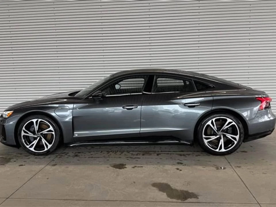 2022 Audi e-tron GT - Image 4 of 11
