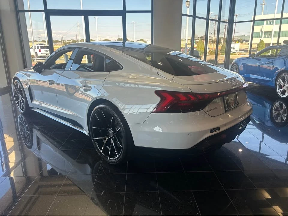 2022 Audi e-tron GT - Image 3 of 6