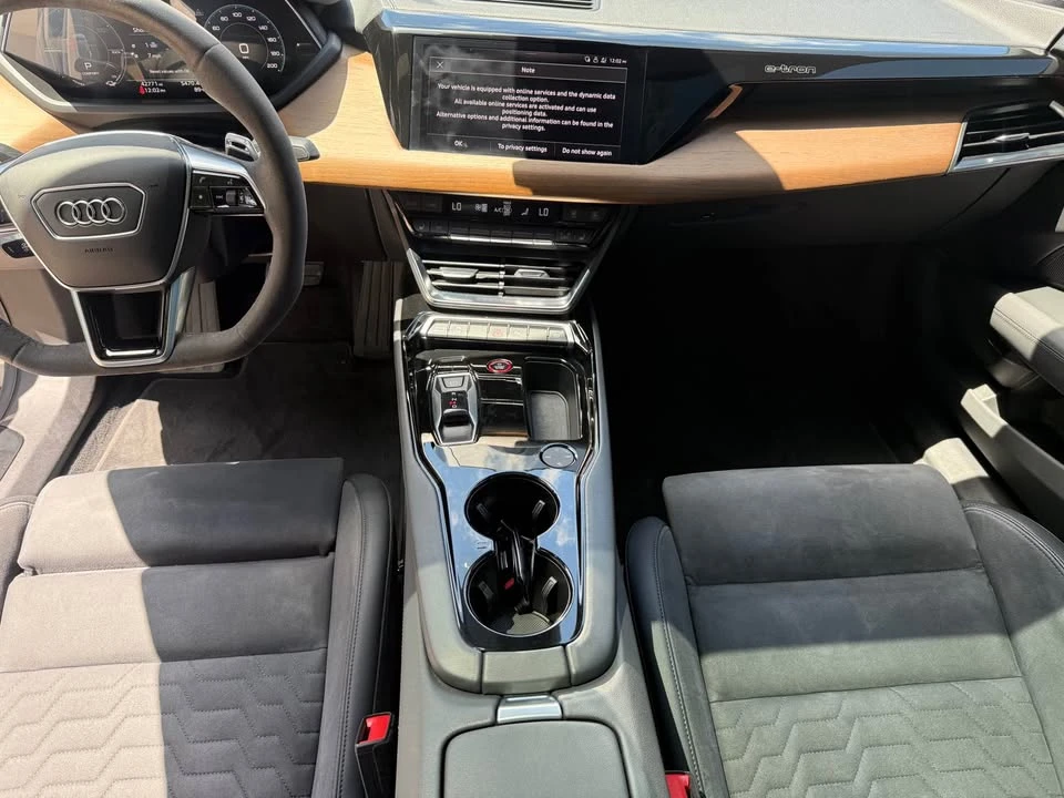 2022 Audi e-tron GT - Image 9 of 14