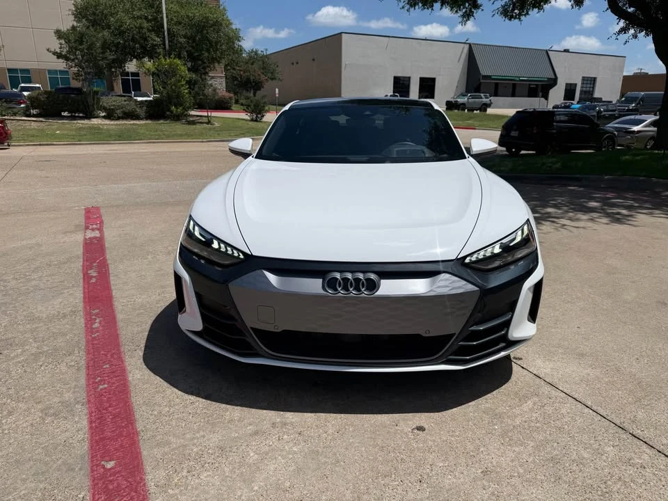2022 Audi e-tron GT - Image 5 of 14