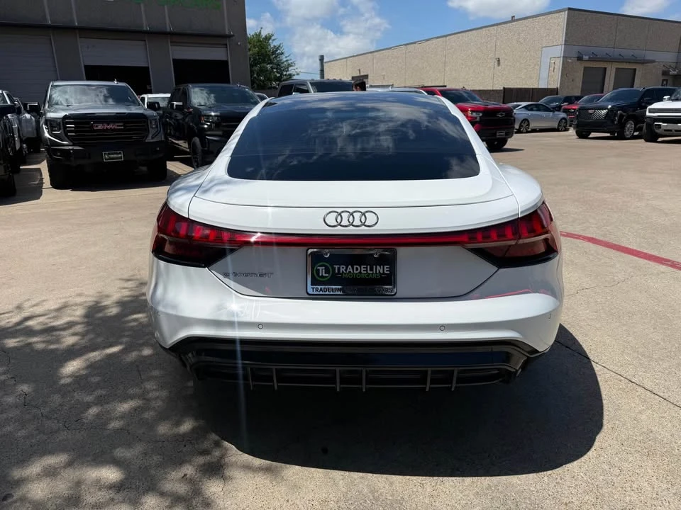 2022 Audi e-tron GT - Image 6 of 14
