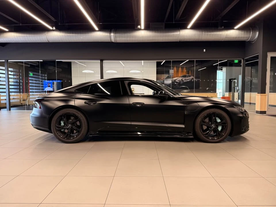 2022 Audi e-tron GT - Image 5 of 18