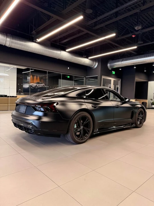 2022 Audi e-tron GT - Image 6 of 18