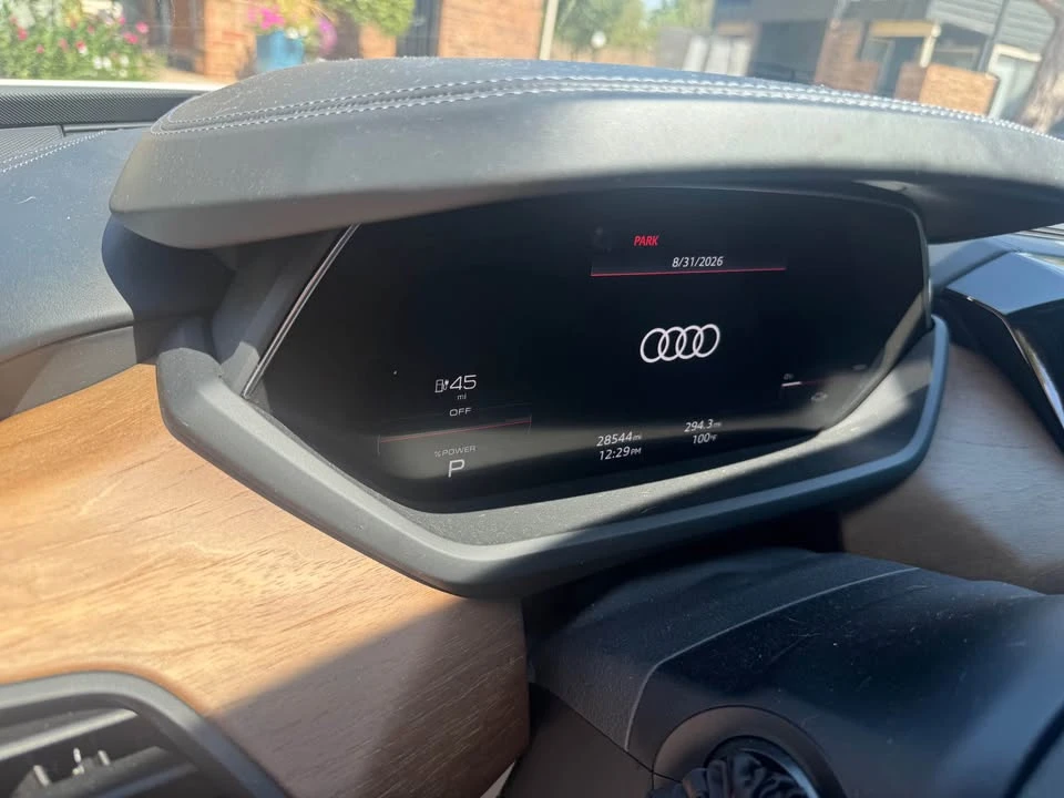2022 Audi e-tron GT - Image 9 of 10