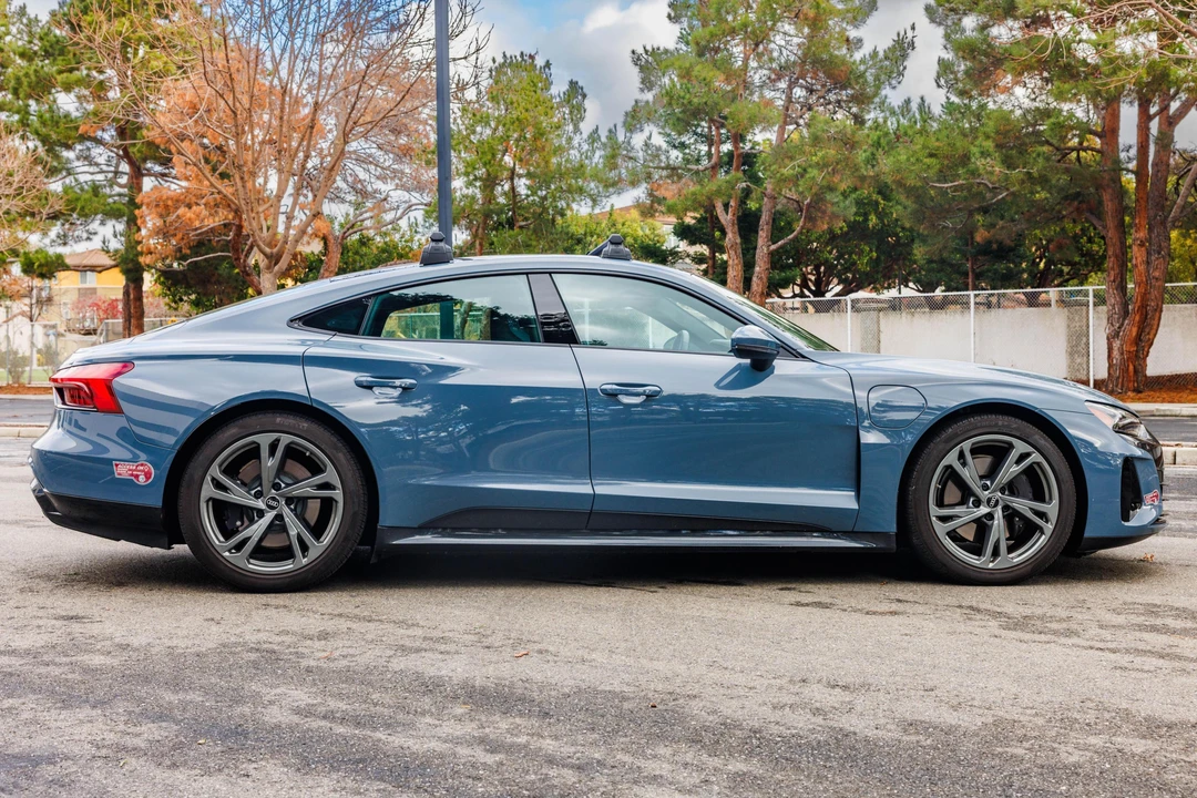 2022 Audi e-tron GT - Image 3 of 31