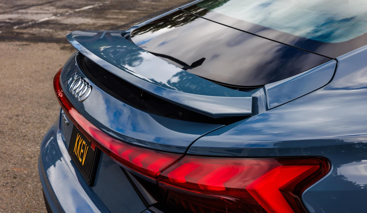 2022 Audi e-tron GT - Image 26 of 31