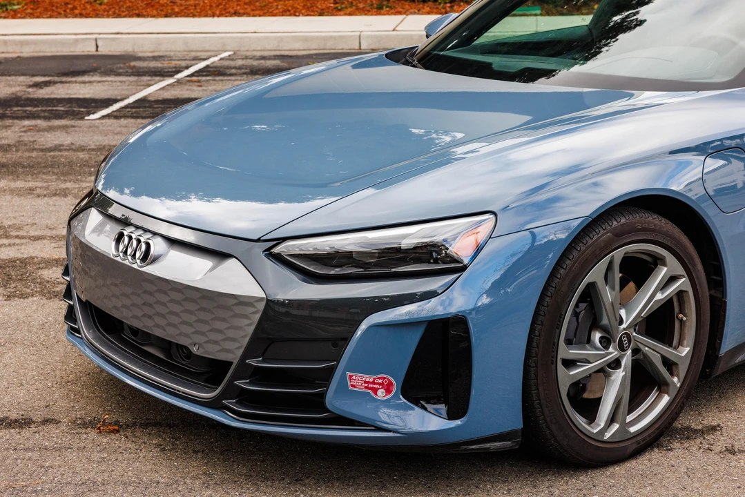2022 Audi e-tron GT - Image 22 of 31