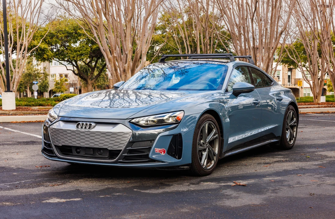 2022 Audi e-tron GT - Image 12 of 31