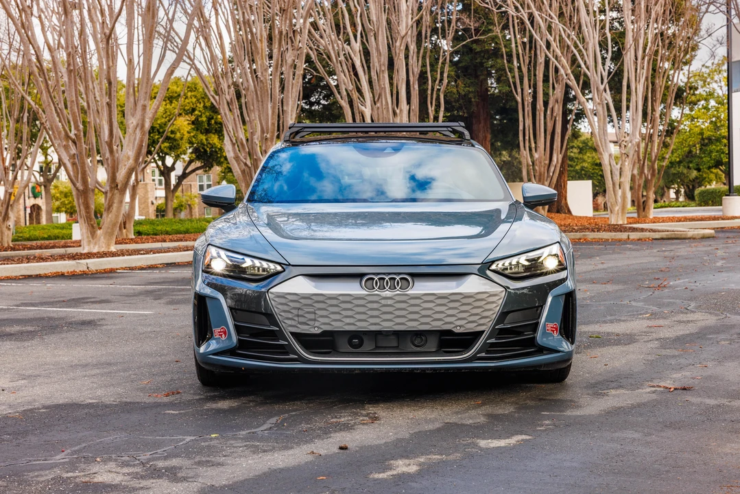 2022 Audi e-tron GT - Image 11 of 31