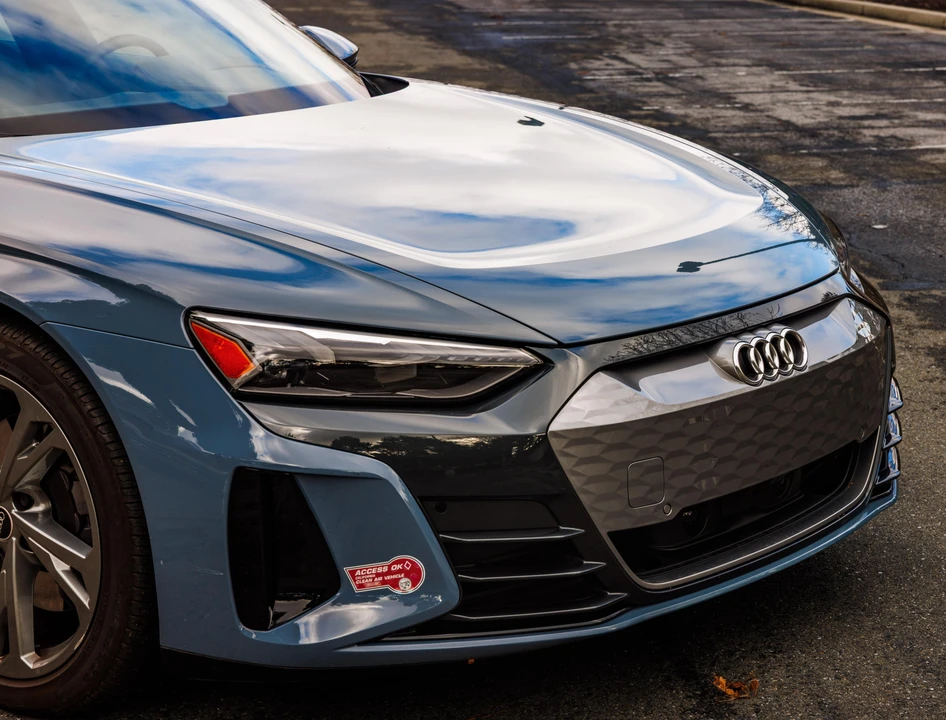 2022 Audi e-tron GT - Image 19 of 31