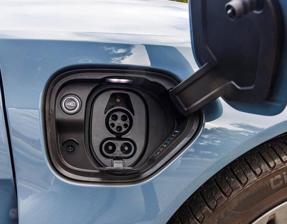 2022 Audi e-tron GT - Image 27 of 31