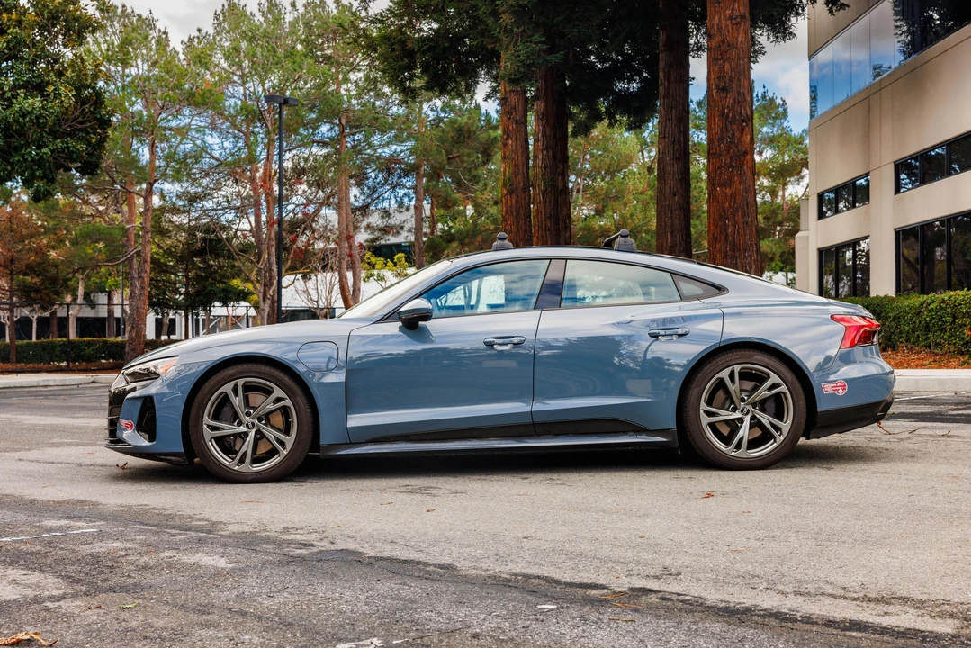 2022 Audi e-tron GT - Image 6 of 31