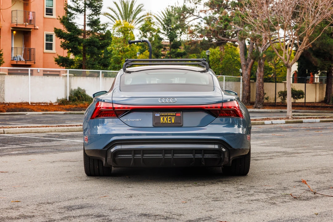2022 Audi e-tron GT - Image 7 of 31