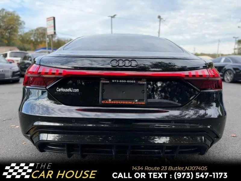 2022 Audi e-tron GT - Image 9 of 12