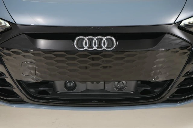 2022 Audi e-tron GT - Image 11 of 21