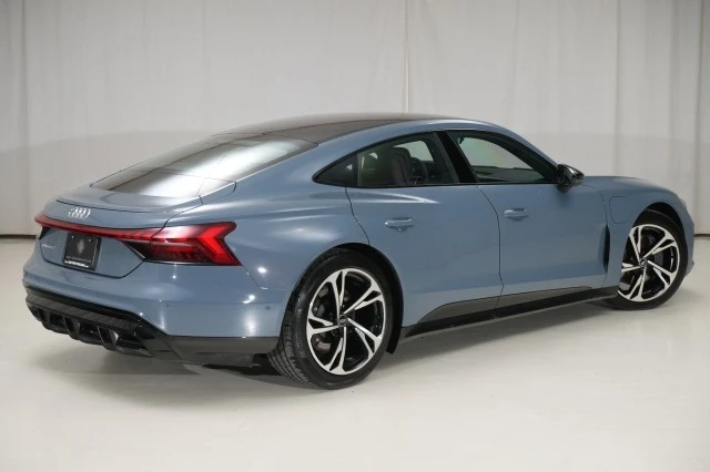 2022 Audi e-tron GT - Image 19 of 21