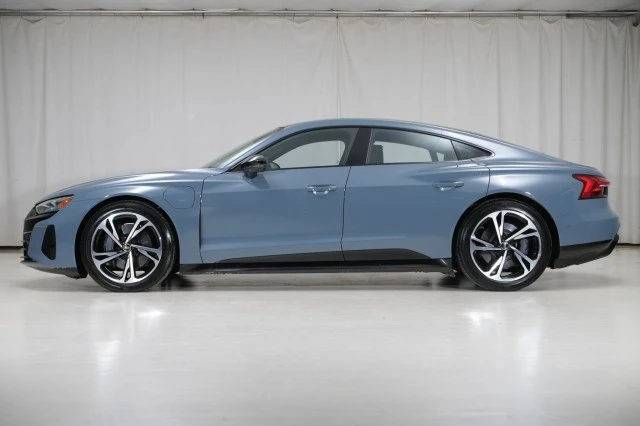 2022 Audi e-tron GT - Image 2 of 21