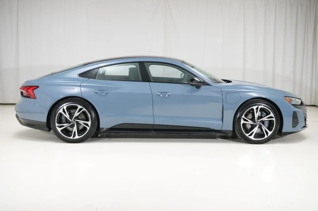2022 Audi e-tron GT - Image 18 of 21
