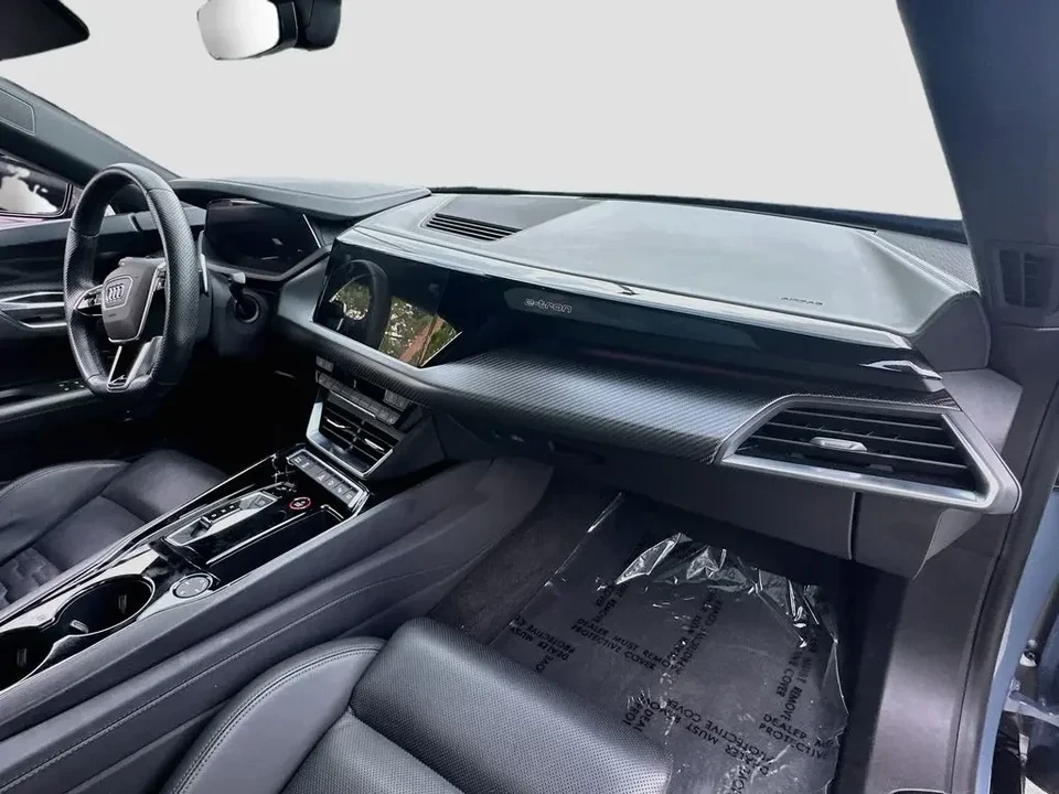 2022 Audi e-tron GT - Image 7 of 12