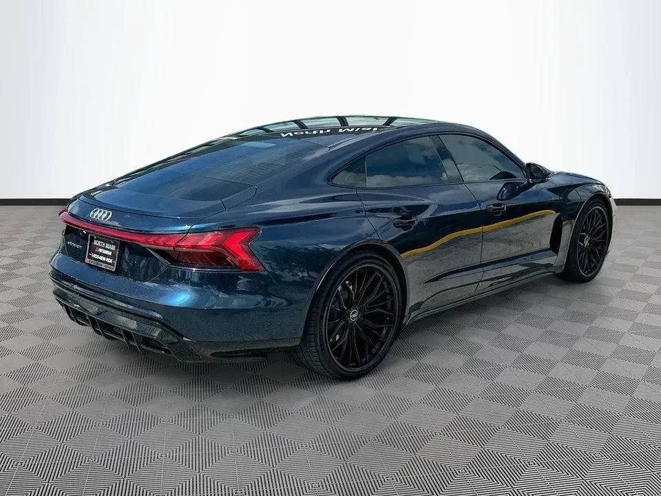 2022 Audi e-tron GT - Image 3 of 12