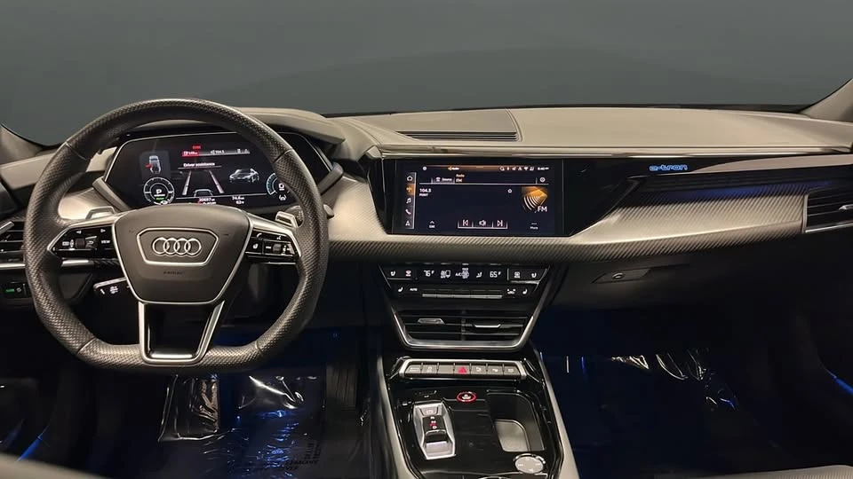 2022 Audi e-tron GT - Image 10 of 20