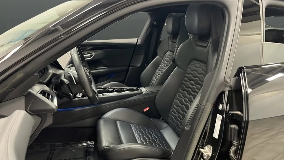 2022 Audi e-tron GT - Image 9 of 20